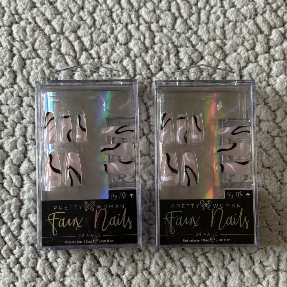 NWT Pretty Woman Faux Nails Set!
